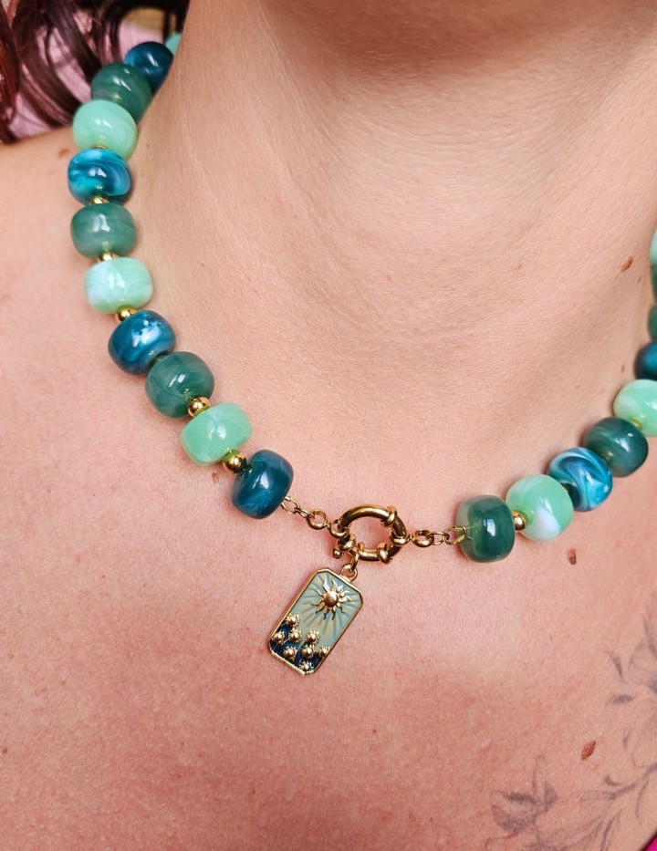 Collier perles marbrées avec fermoir bouée devant | Summer NAPHEA