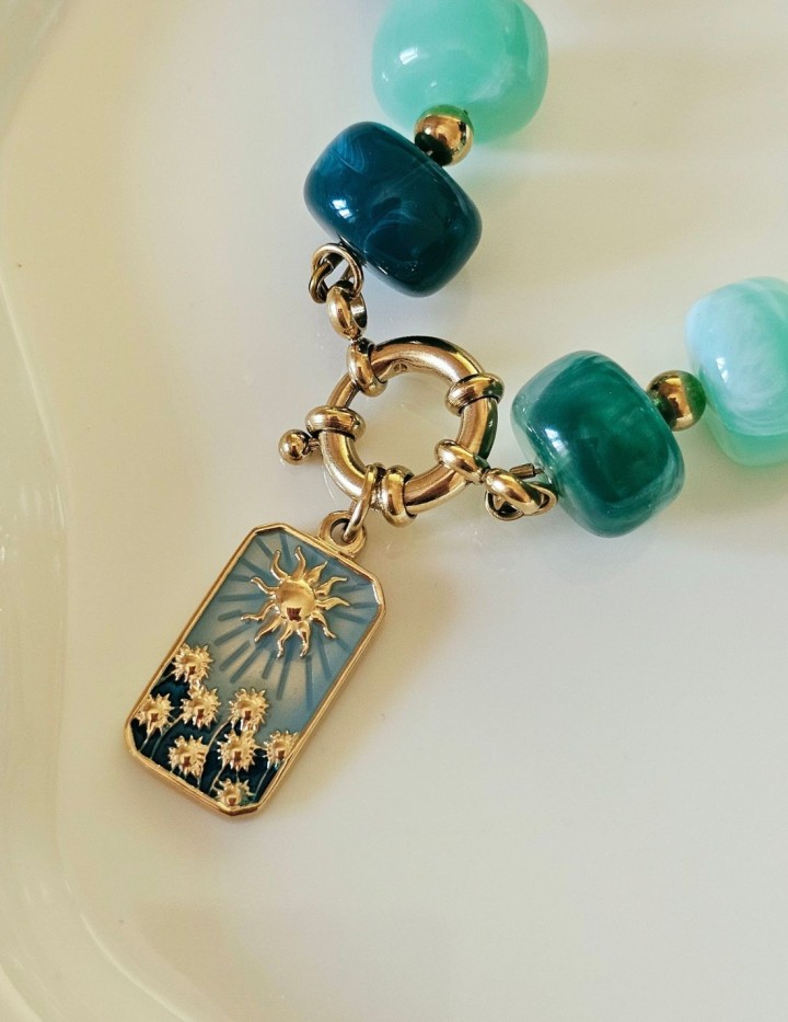 Collier perles marbrées avec fermoir bouée devant | Summer NAPHEA