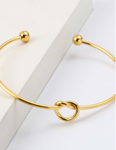 Zoom sur la nacre blanche du bracelet Serenna 2