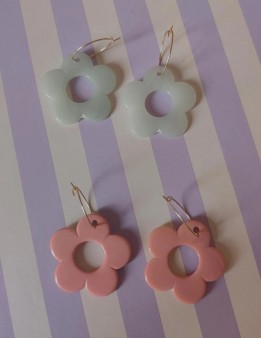 boucle d'oreille Fioraé - fleur résine
