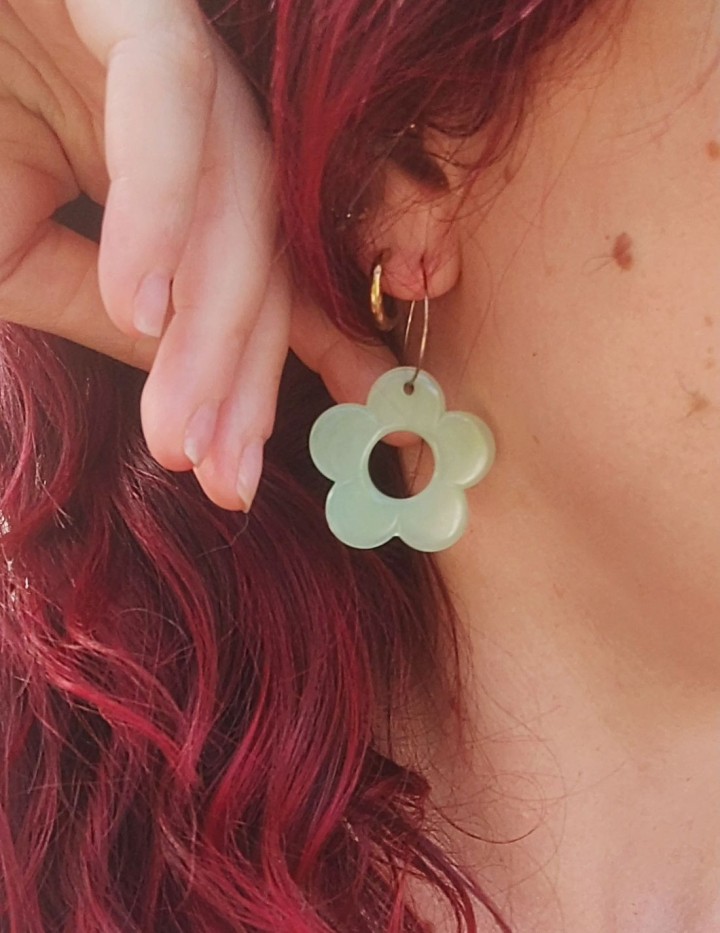 boucle d'oreille Fioraé - fleur résine